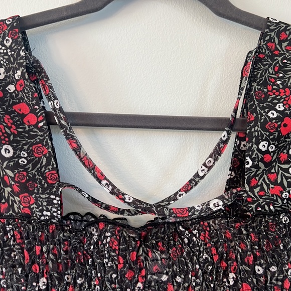 NWT Topshop Floral 3/4 Sleeve Smocked Ruffle Top - Picture 9 of 9